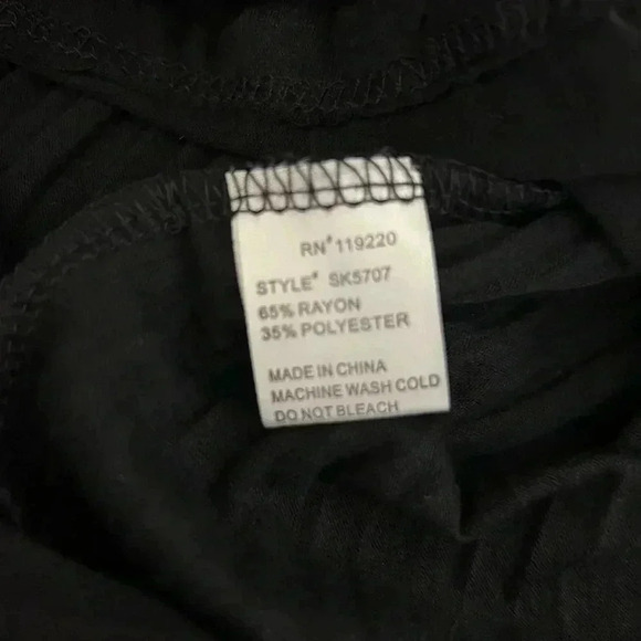 Women’s size large Ashley Blue accordion style‎ skirt.NwT. Black - Picture 4 of 8